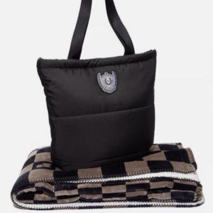 NEW PINK Victoria’s Secret Tote & Blanket Throw